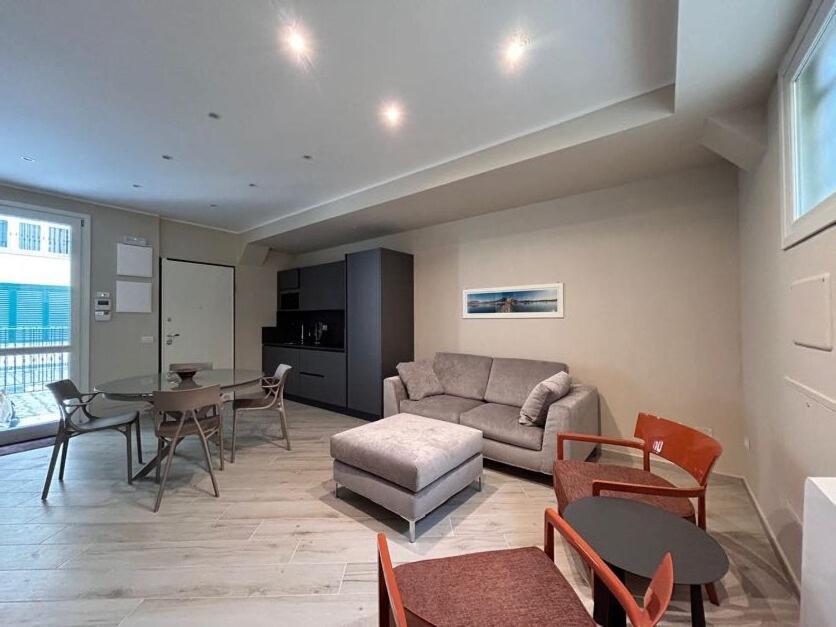 Homeby, Modern Loft ปิซา ภายนอก รูปภาพ